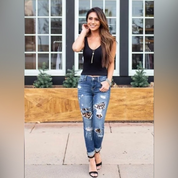 Judy Blue Sz15/32 Jeans Skinny Fit Distressed Tattered Leopard Print Patch Pants - Picture 1 of 16